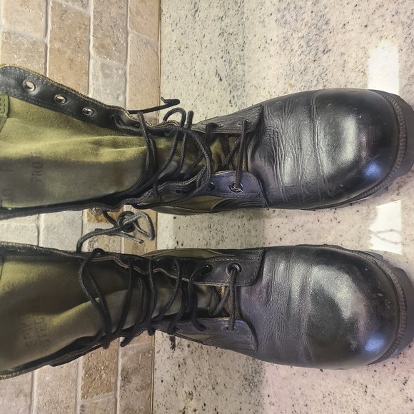 Vintage Military Combat Boots in Green and Black - Picture 2 of 10